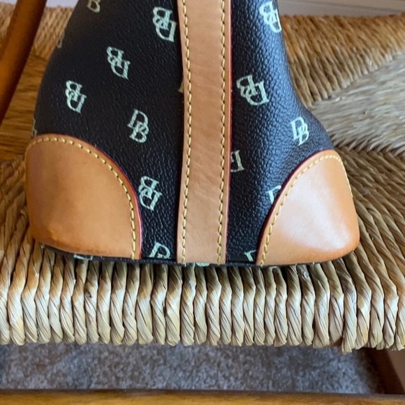 Dooney and Bourke Classic Monaghan Purse - Picture 3 of 9